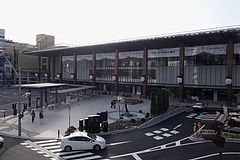 長野駅の大庇・列柱（門前回廊）